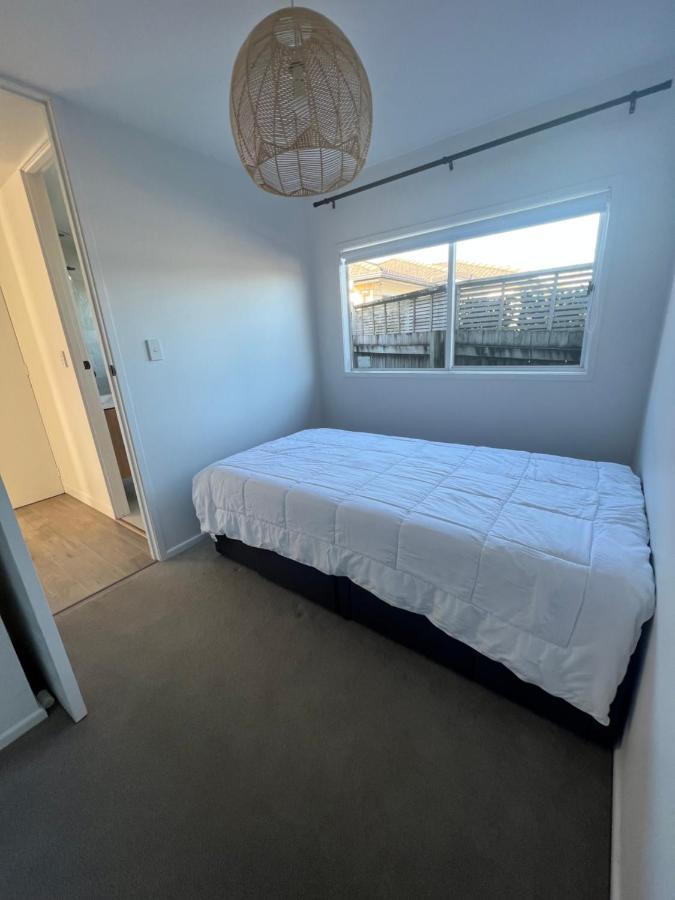 Orewa Homestay Rooms โอ๊คแลนด์ ภายนอก รูปภาพ