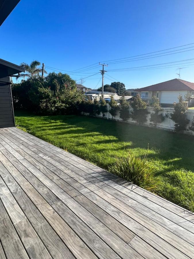 Orewa Homestay Rooms โอ๊คแลนด์ ภายนอก รูปภาพ